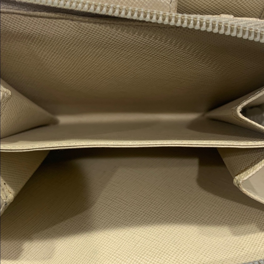 Prada Cream Wallet - Picture 6 of 7